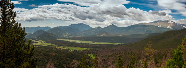 View of valley in Rocky Mountains Nat. Park.